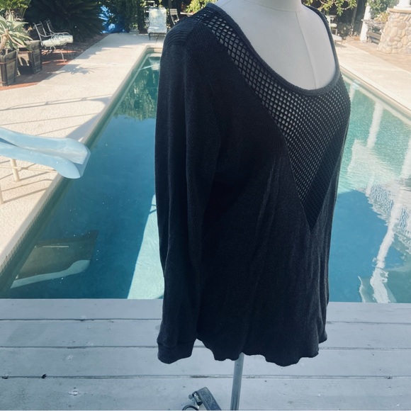Sexy LF EMMA & SAM v neck mesh oversized sweater. - Picture 4 of 12